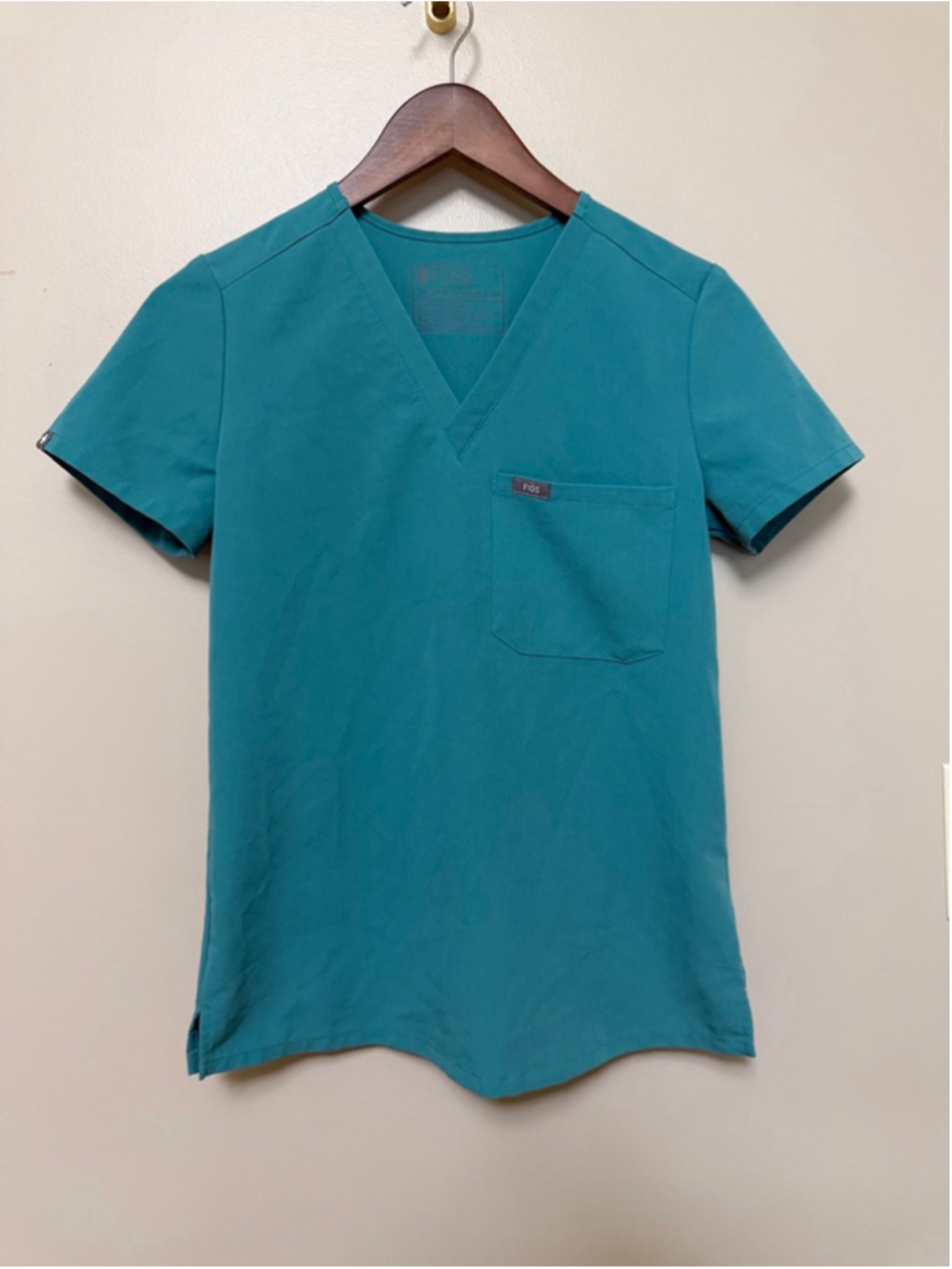 FIGS Scrubs Set - Picture 4 of 10
